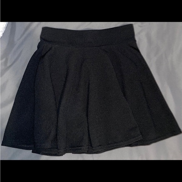 Chic Black Skater Skirt - Picture 1 of 1